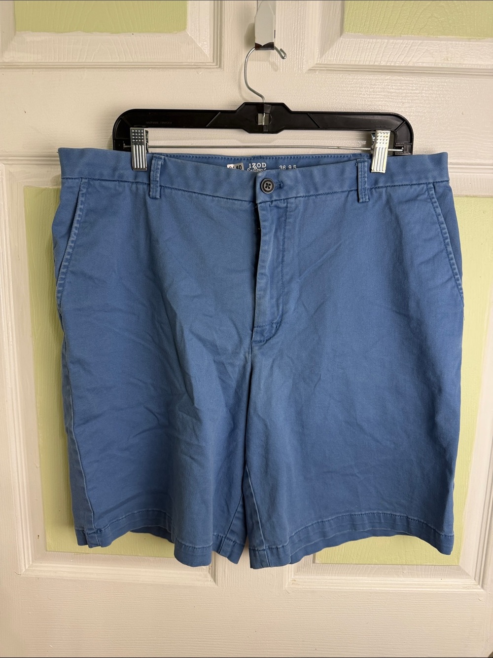 (2140) Izod Light Blue Flat Front Chino Shorts